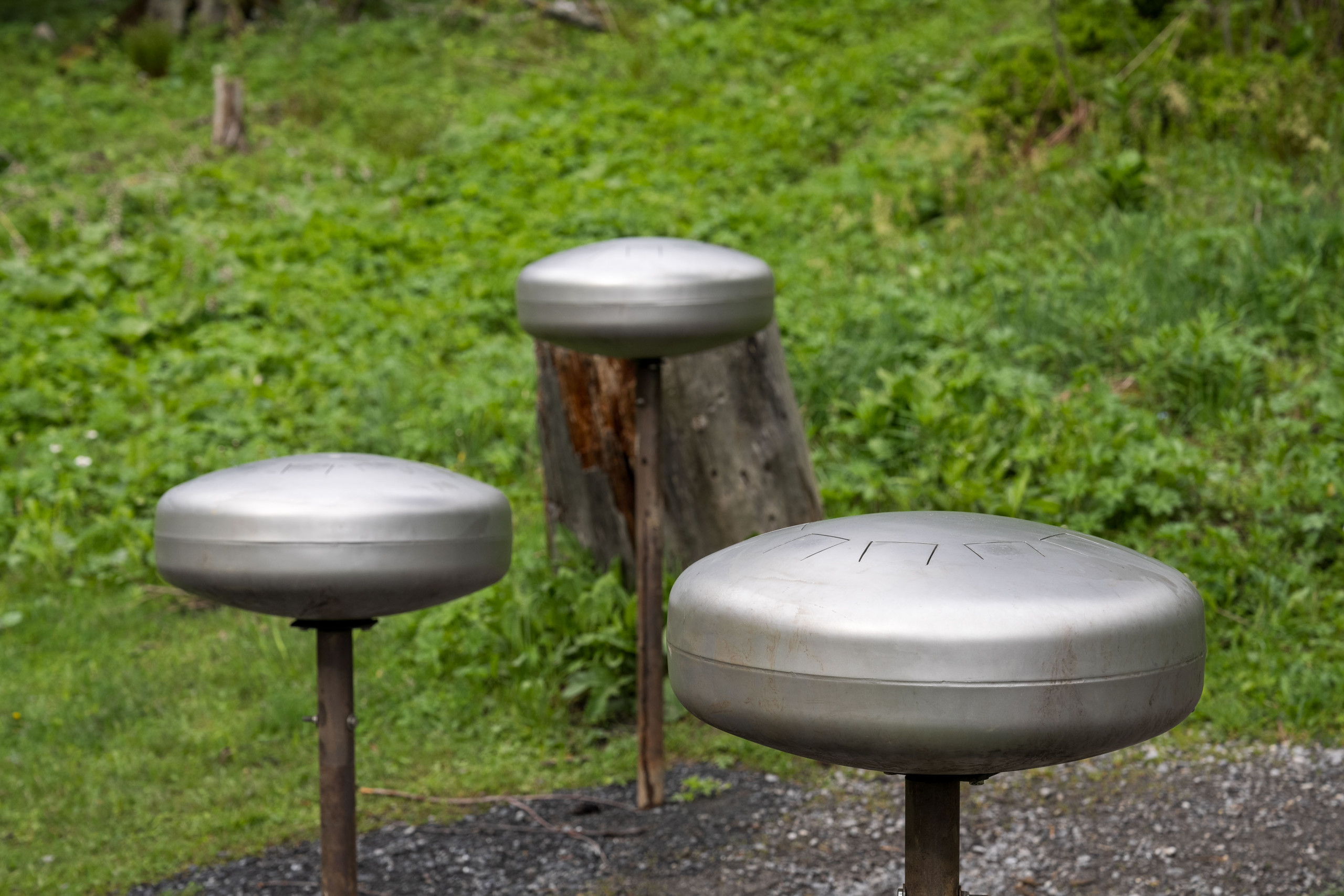 Drei Waldwelde, Hang ähnliche Klangskulpturen auf dem Klangweg Toggenburg
