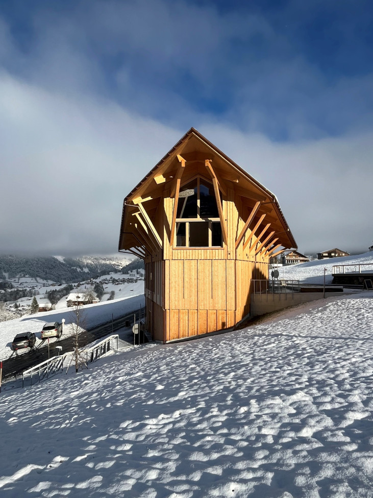 Resonanzzentrum im Winter